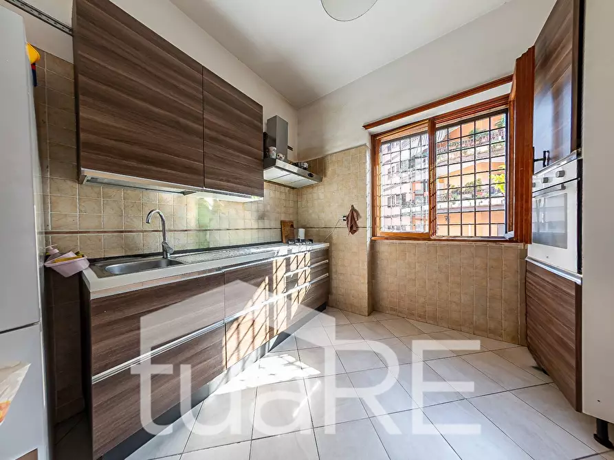 Immagine 15 di Appartamento in vendita  in Via Antonio Serra a Roma