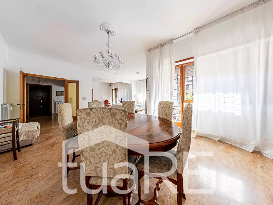 Immagine 35 di Appartamento in vendita  in Via Antonio Serra a Roma