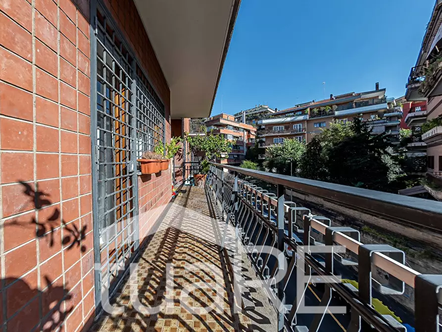 Immagine 40 di Appartamento in vendita  in Via Antonio Serra a Roma