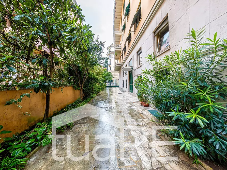 Immagine 17 di Appartamento in vendita  in Via Salaria a Roma