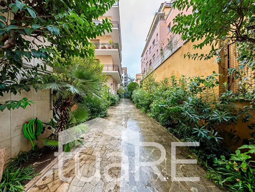 Immagine 18 di Appartamento in vendita  in Via Salaria a Roma
