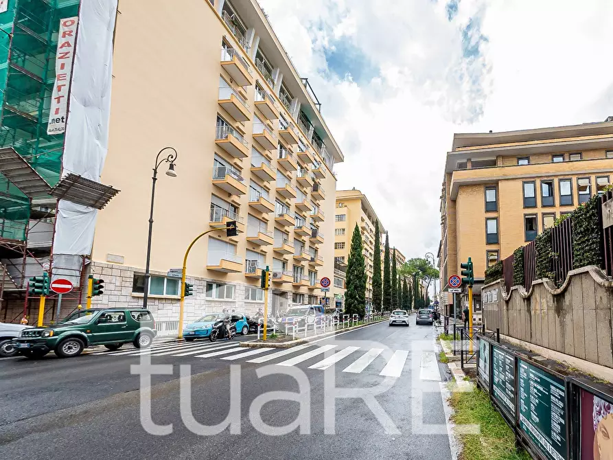 Immagine 20 di Magazzino in vendita  in Via Salaria a Roma