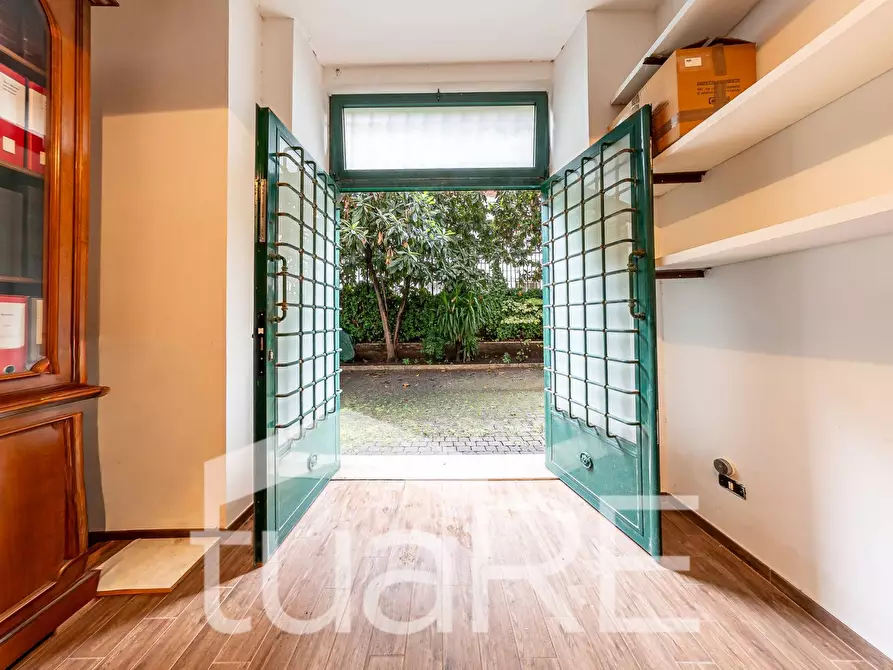 Immagine 7 di Box auto in vendita  in Via Salaria a Roma