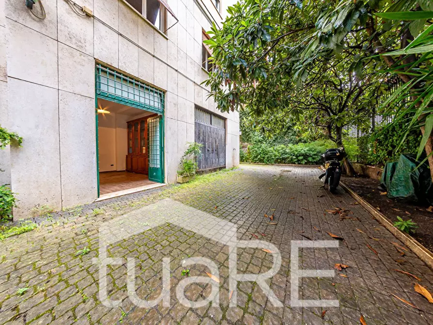 Immagine 9 di Ufficio in vendita  in Via Salaria a Roma