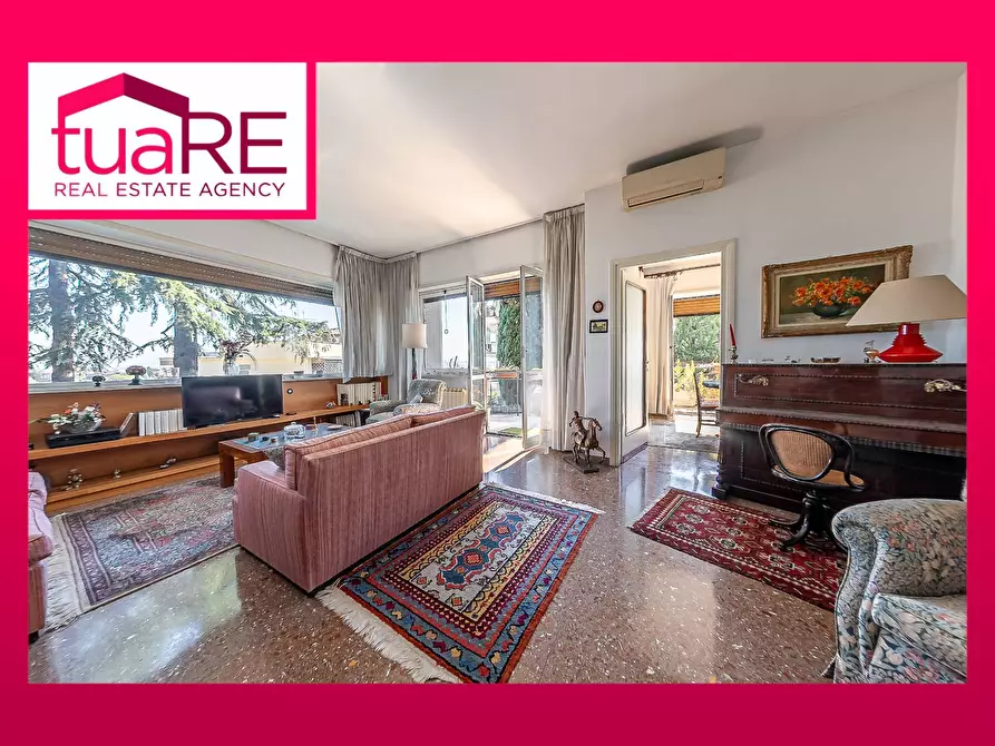 Immagine 1 di Appartamento in vendita  in Via Giuseppe Vaccari a Roma