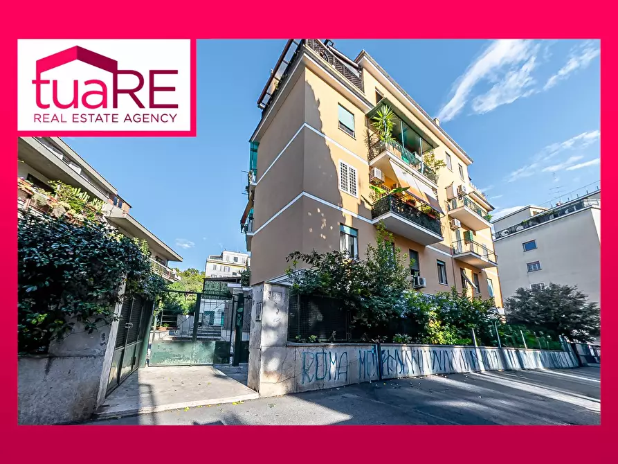 Immagine 1 di Appartamento in vendita  in Via Dei Prati Della Farnesina a Roma