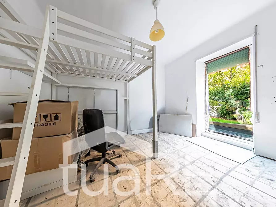 Immagine 2 di Appartamento in vendita  in Via Dei Prati Della Farnesina a Roma