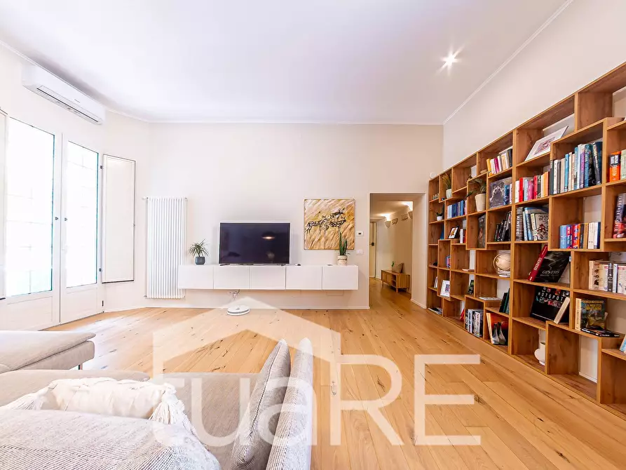 Immagine 5 di Appartamento in vendita  in Via Boncompagni a Roma