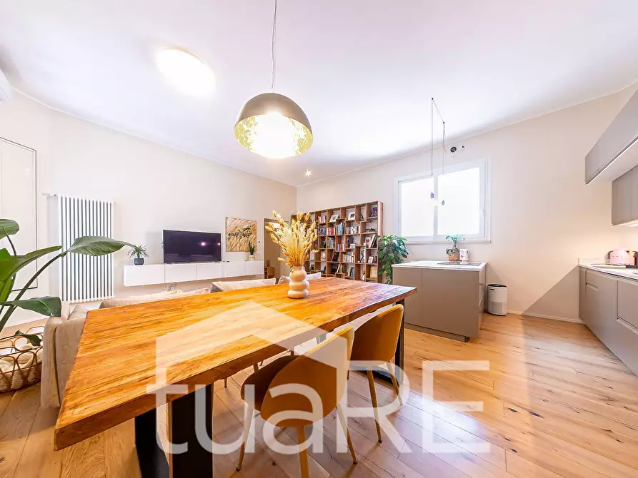 Immagine 16 di Appartamento in vendita  in Via Boncompagni a Roma