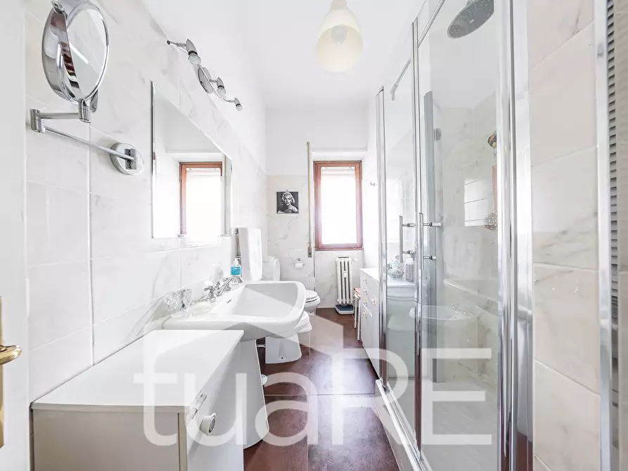 Immagine 5 di Appartamento in vendita  in Viale Delle Medaglie D'oro a Roma