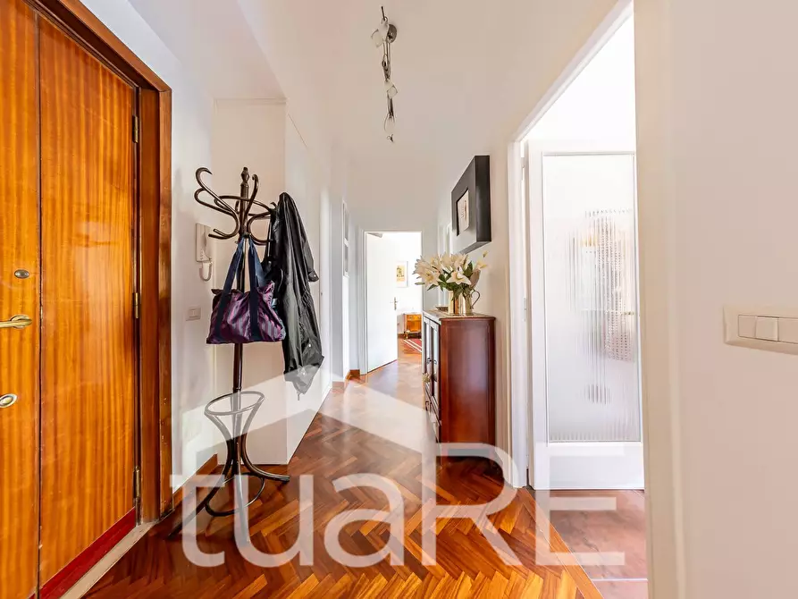 Immagine 8 di Appartamento in vendita  in Viale Delle Medaglie D'oro a Roma