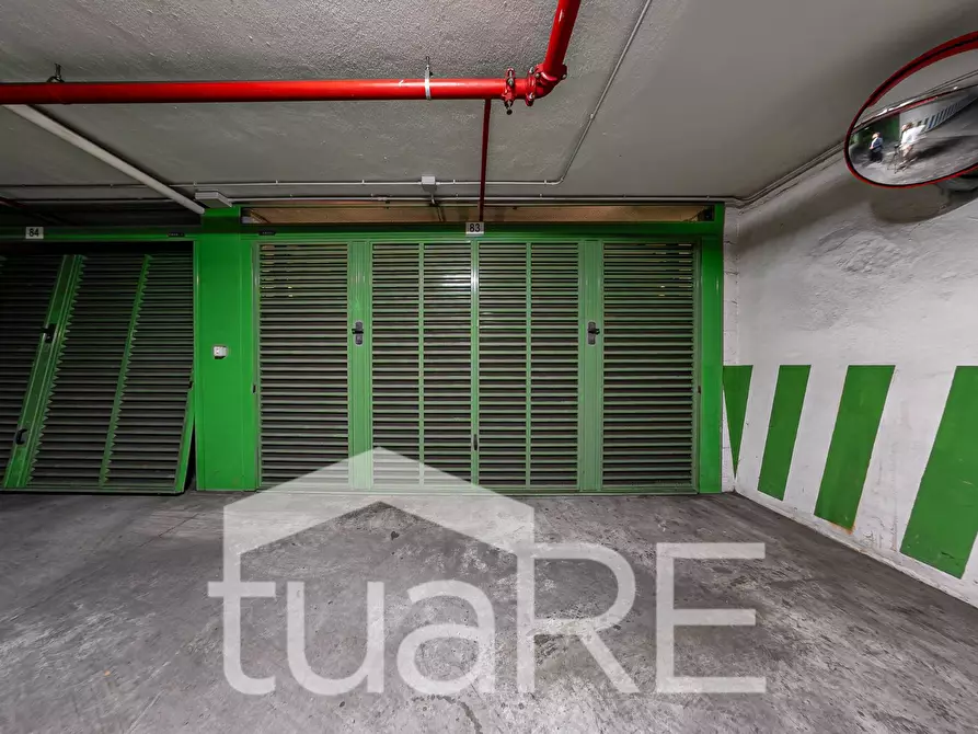 Immagine 25 di Appartamento in vendita  in Viale Delle Medaglie D'oro a Roma