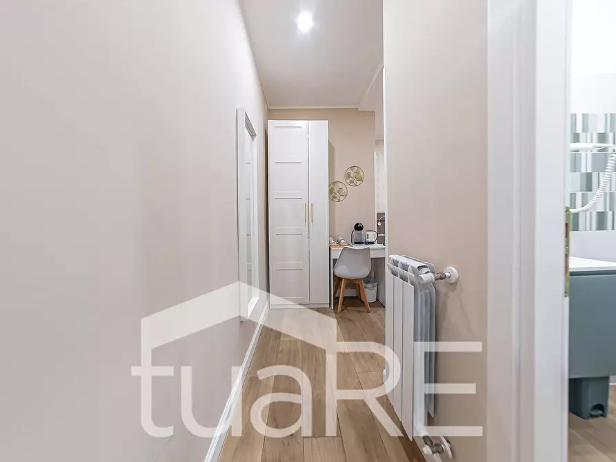 Immagine 13 di Appartamento in vendita  in Via Segesta a Roma