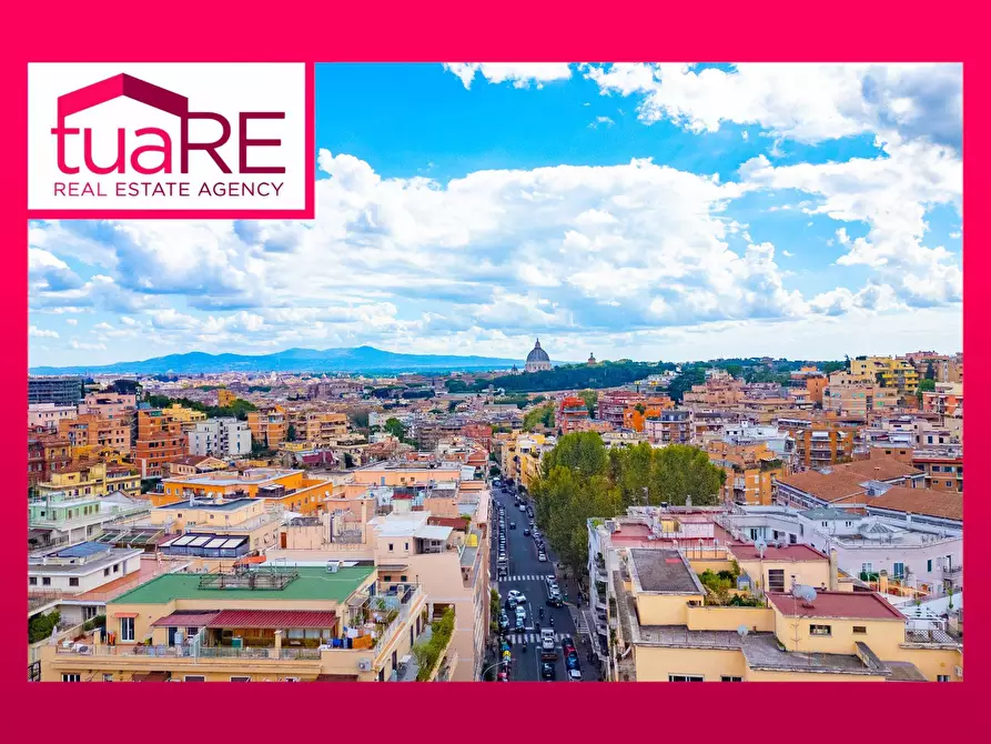 Immagine 1 di Appartamento in vendita  in Via Ugo De Carolis a Roma