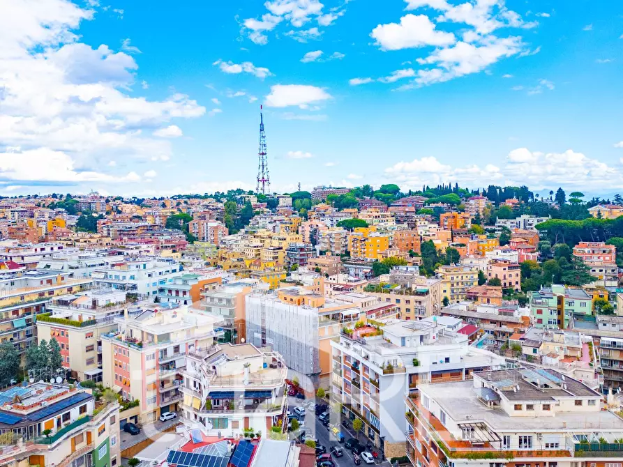 Immagine 9 di Appartamento in vendita  in Via Ugo De Carolis a Roma
