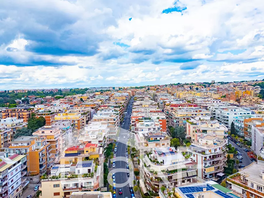 Immagine 13 di Appartamento in vendita  in Via Ugo De Carolis a Roma