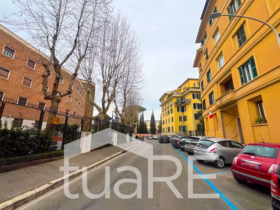 Immagine 17 di Appartamento in vendita  in Piazza Ungheria a Roma