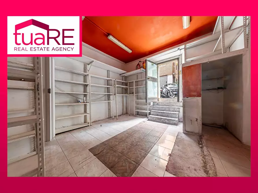 Immagine 1 di Negozio in vendita  in Piazza Ungheria a Roma