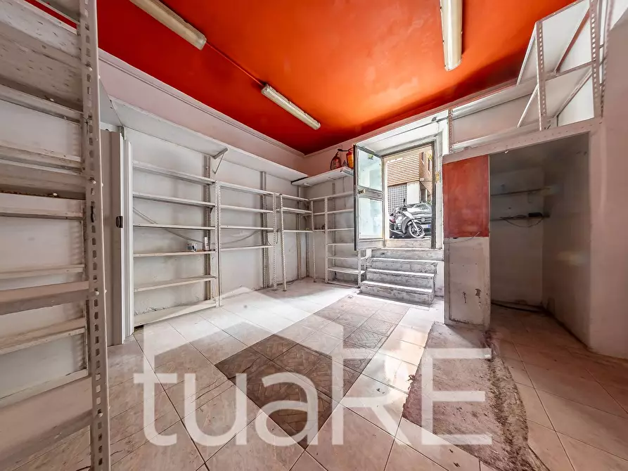 Immagine 8 di Negozio in vendita  in Piazza Ungheria a Roma