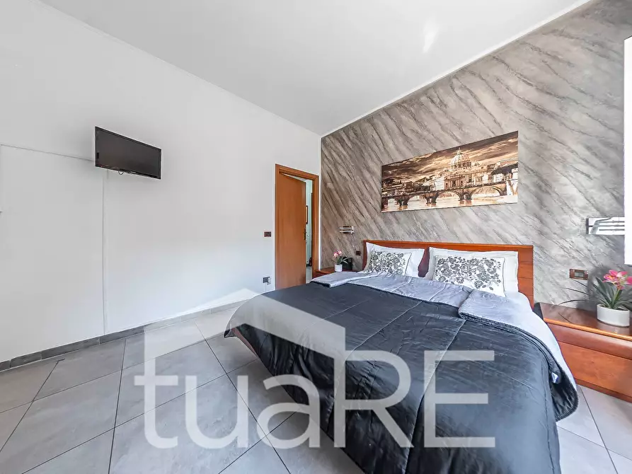 Immagine 9 di Appartamento in vendita  in Via Giovanni Volpato a Roma