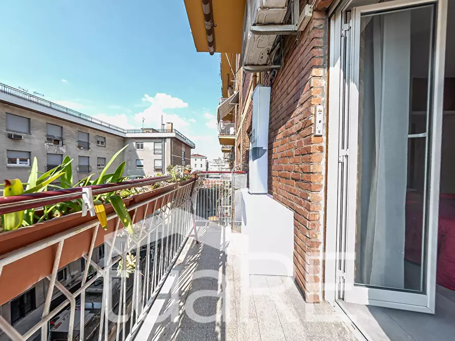 Immagine 13 di Appartamento in vendita  in Via Giovanni Volpato a Roma