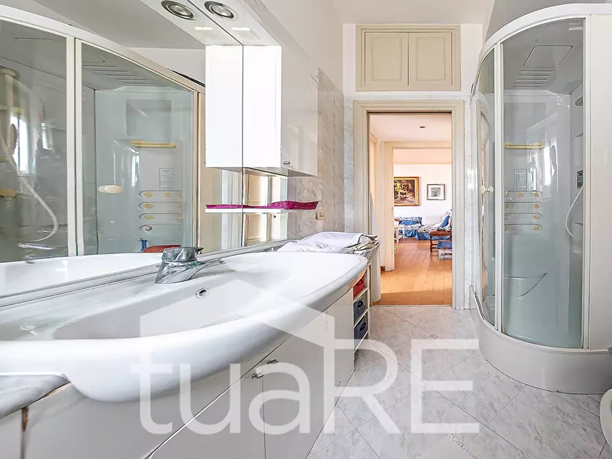 Immagine 8 di Appartamento in vendita  in Via Cassia a Roma