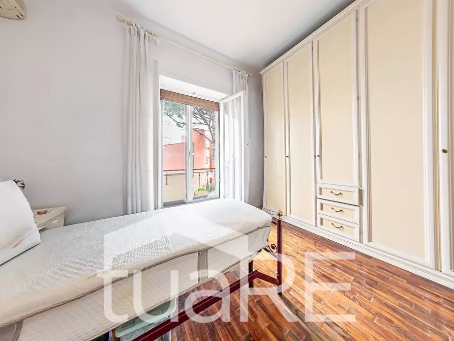 Immagine 14 di Appartamento in vendita  in Via Cassia a Roma