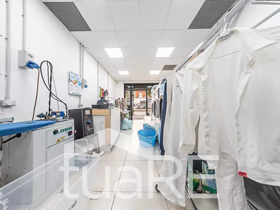 Immagine 6 di Negozio in vendita  in Viale Di Trastevere a Roma