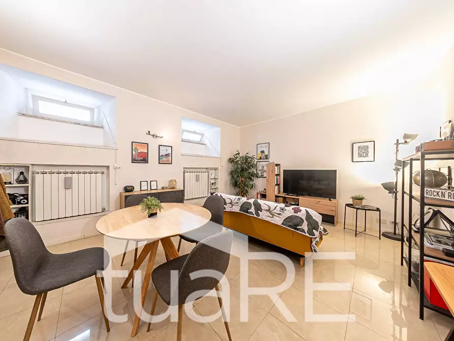 Immagine 2 di Appartamento in vendita  in Via Cesare Pascarella a Roma