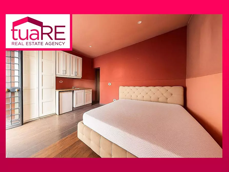 Immagine 1 di Appartamento in vendita  in Via Braccio Da Montone a Roma