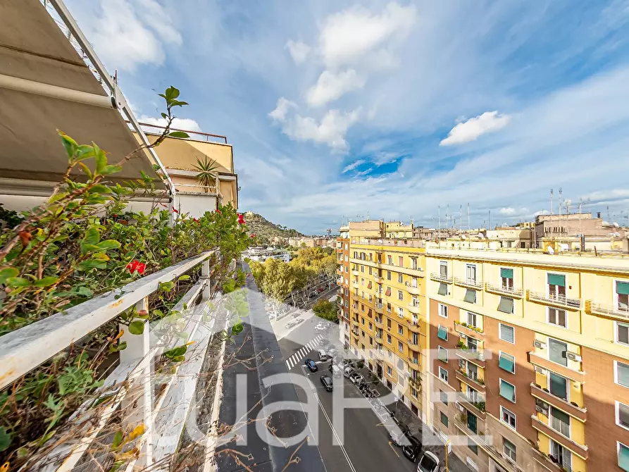 Immagine 8 di Attico in vendita  in Via Della Giuliana a Roma