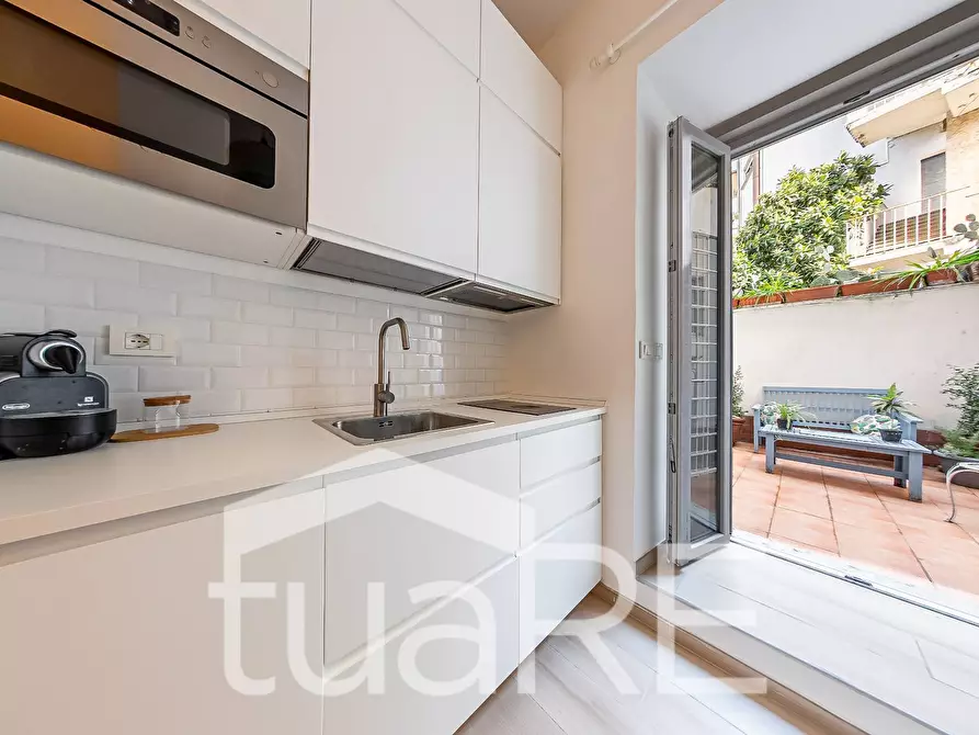 Immagine 6 di Appartamento in vendita  in Via Adelaide Ristori a Roma