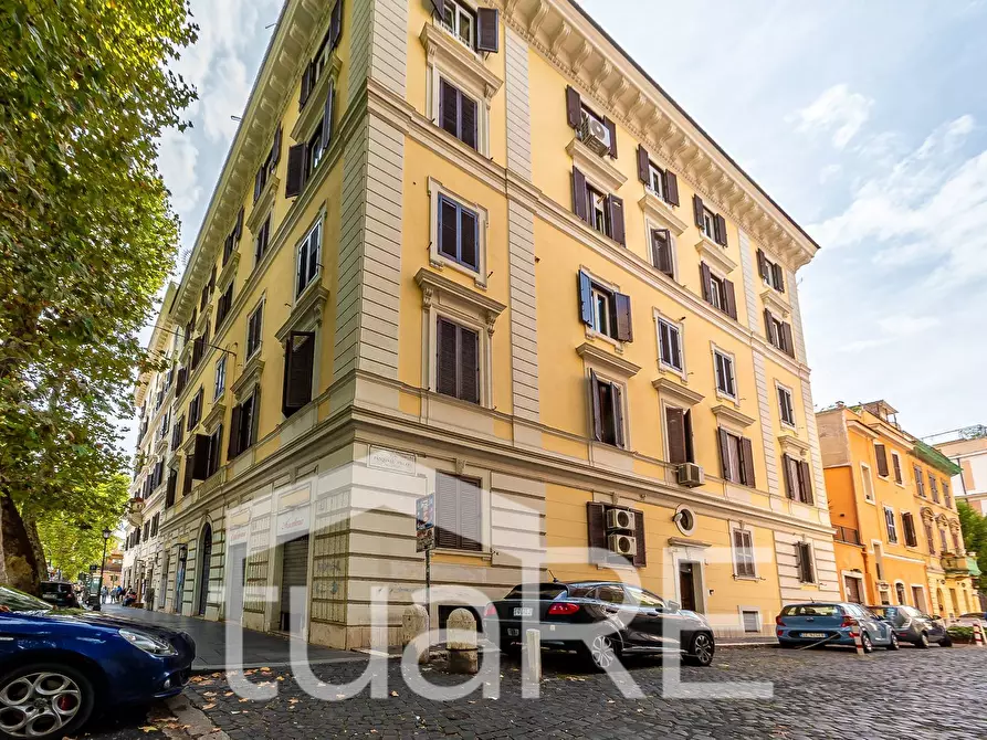 Immagine 3 di Appartamento in vendita  in Via Pasquale Villari a Roma