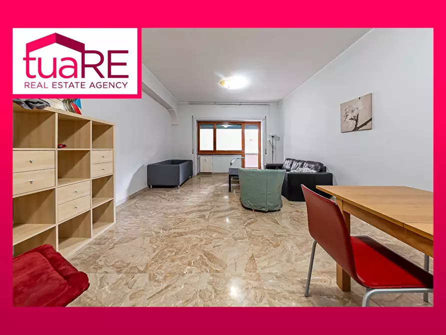 Immagine 1 di Appartamento in vendita  in Via Degli Orti Di Trastevere a Roma