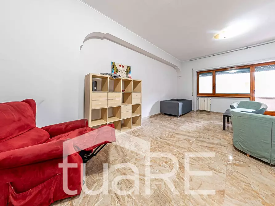 Immagine 2 di Appartamento in vendita  in Via Degli Orti Di Trastevere a Roma