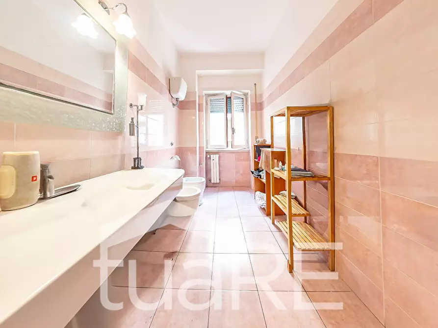 Immagine 15 di Appartamento in vendita  in Via Degli Orti Di Trastevere a Roma