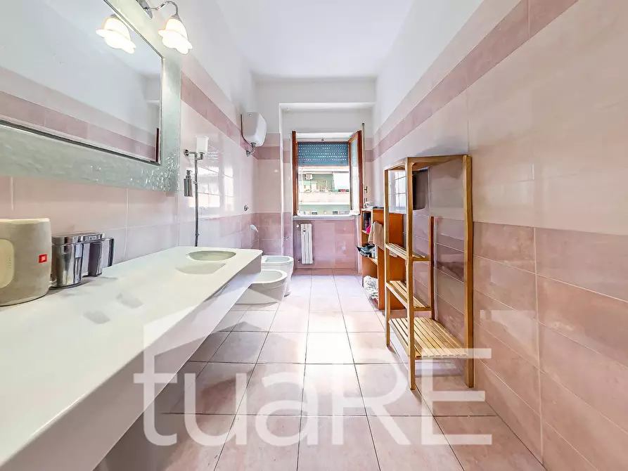 Immagine 27 di Appartamento in vendita  in Via Degli Orti Di Trastevere a Roma
