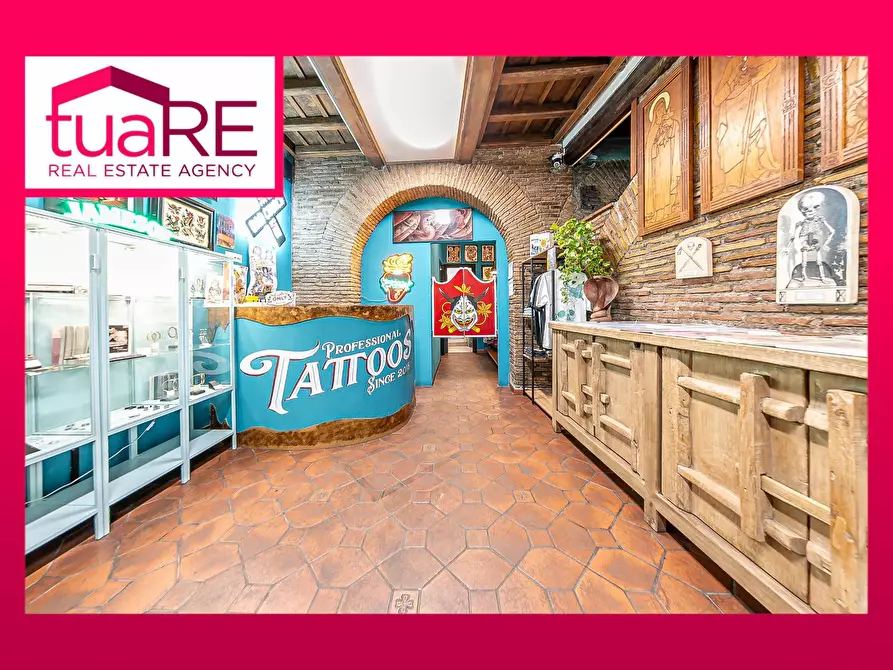 Immagine 1 di Negozio in vendita  in Vicolo Del Bologna a Roma