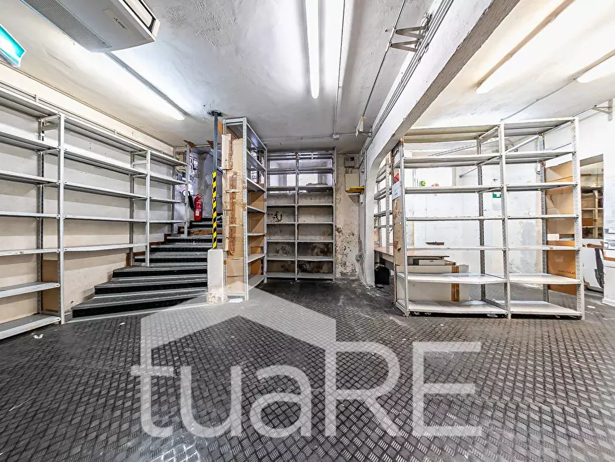 Immagine 2 di Magazzino in affitto  in Via Virgilio a Roma