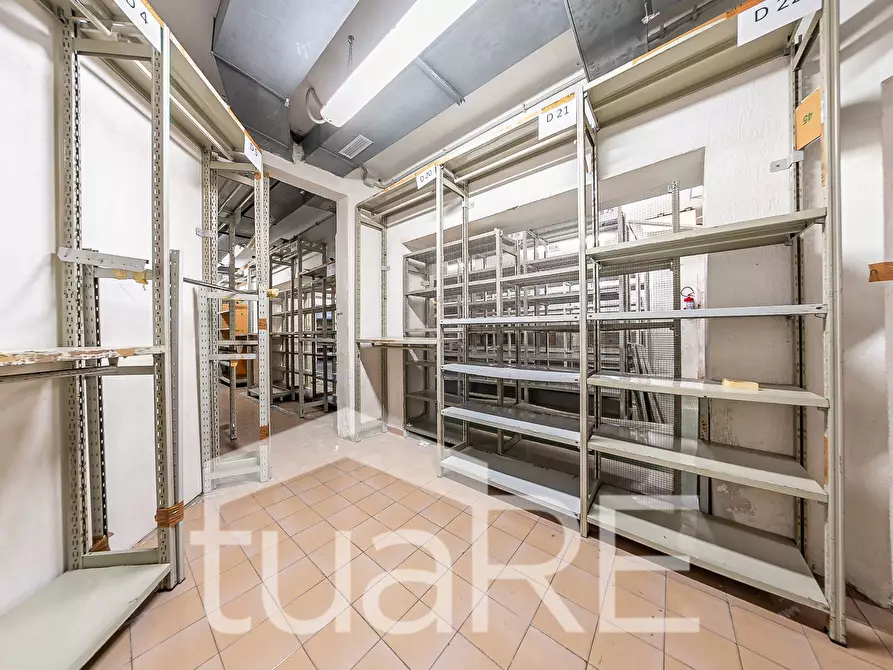 Immagine 5 di Magazzino in affitto  in Via Virgilio a Roma