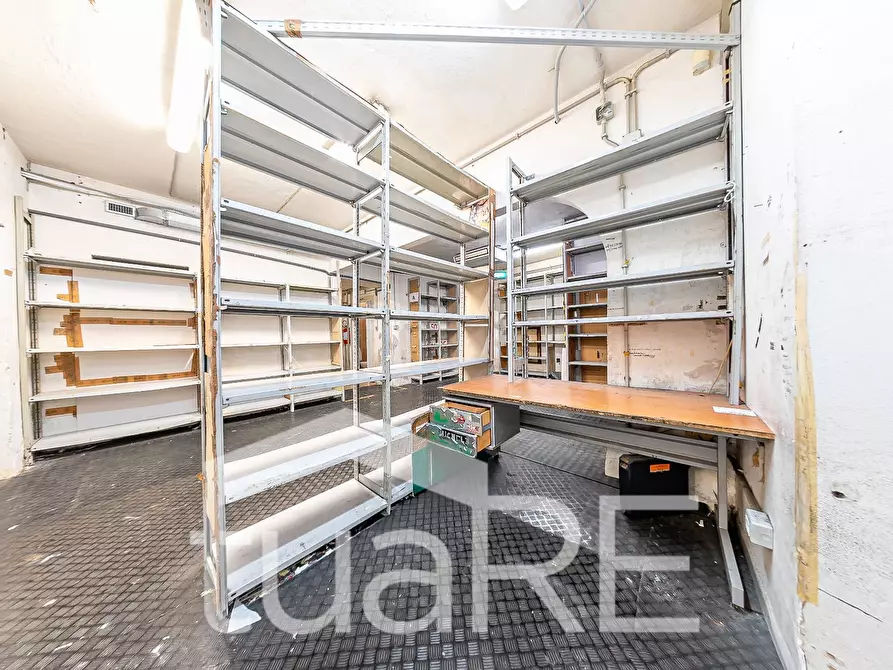Immagine 8 di Magazzino in affitto  in Via Virgilio a Roma