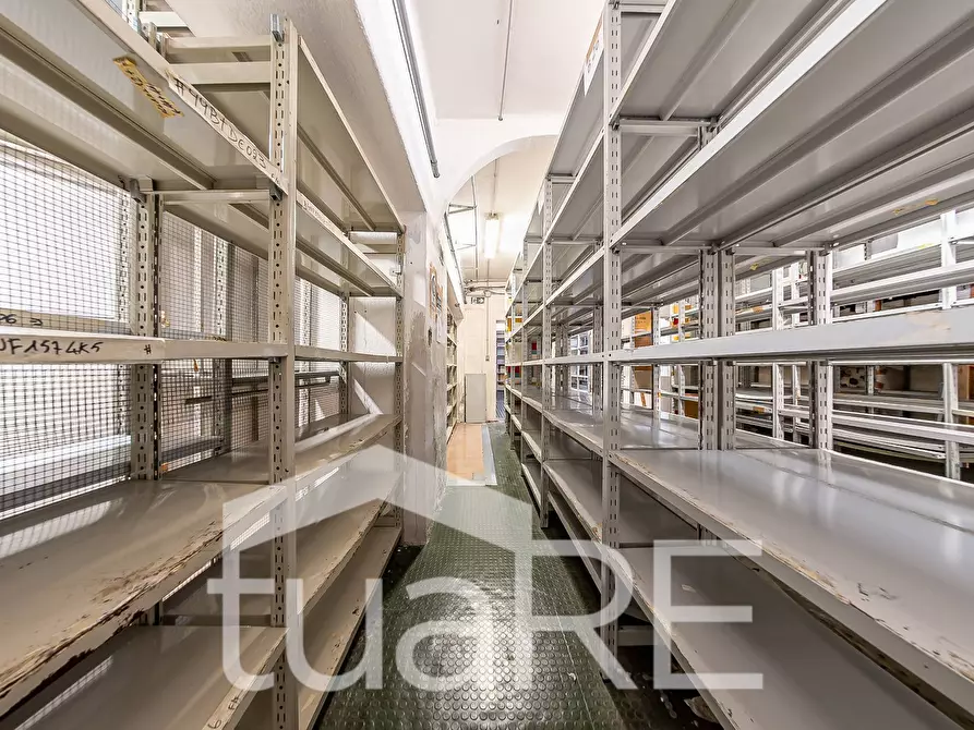 Immagine 23 di Magazzino in affitto  in Via Virgilio a Roma
