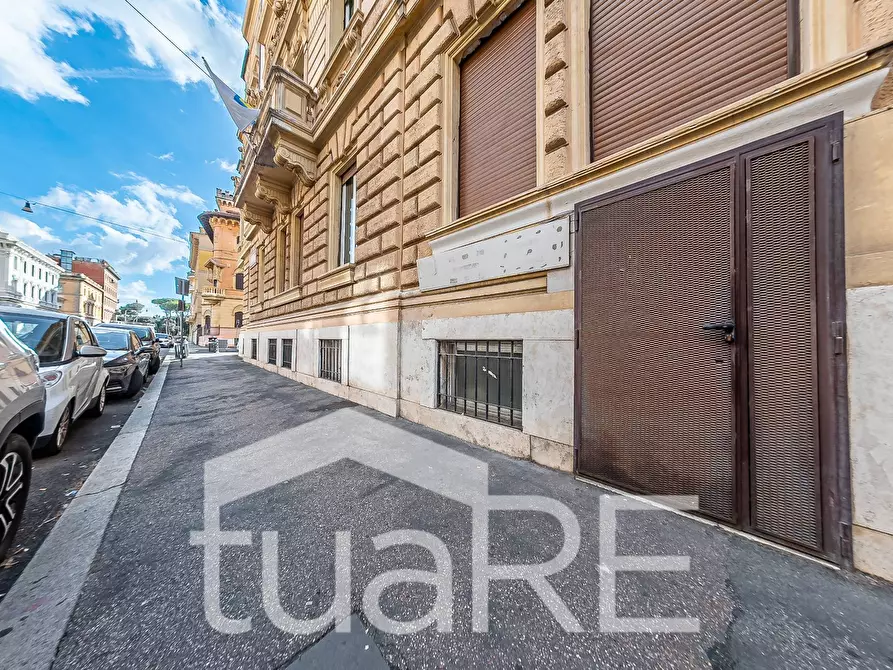 Immagine 28 di Magazzino in affitto  in Via Virgilio a Roma