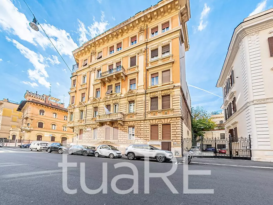 Immagine 30 di Magazzino in affitto  in Via Virgilio a Roma