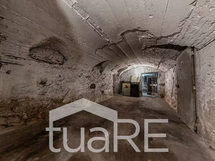 Immagine 2 di Magazzino in vendita  in Via D'aracoeli a Roma