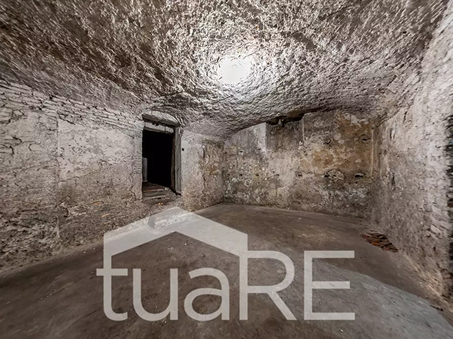 Immagine 15 di Magazzino in vendita  in Via D'aracoeli a Roma