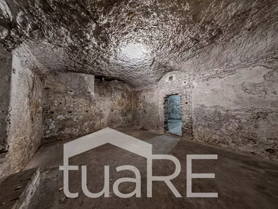 Immagine 16 di Magazzino in vendita  in Via D'aracoeli a Roma