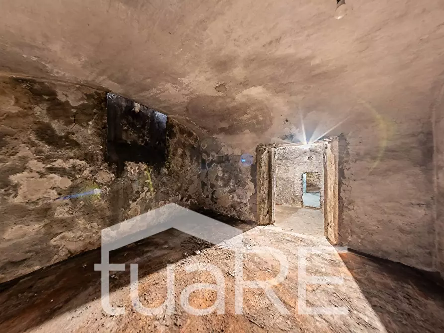 Immagine 18 di Magazzino in vendita  in Via D'aracoeli a Roma