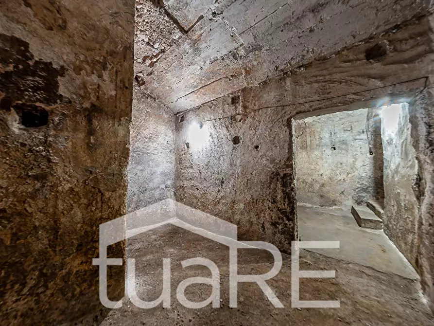 Immagine 20 di Magazzino in vendita  in Via D'aracoeli a Roma