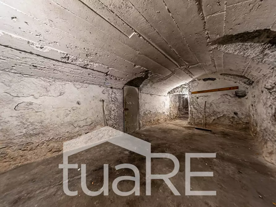 Immagine 21 di Magazzino in vendita  in Via D'aracoeli a Roma